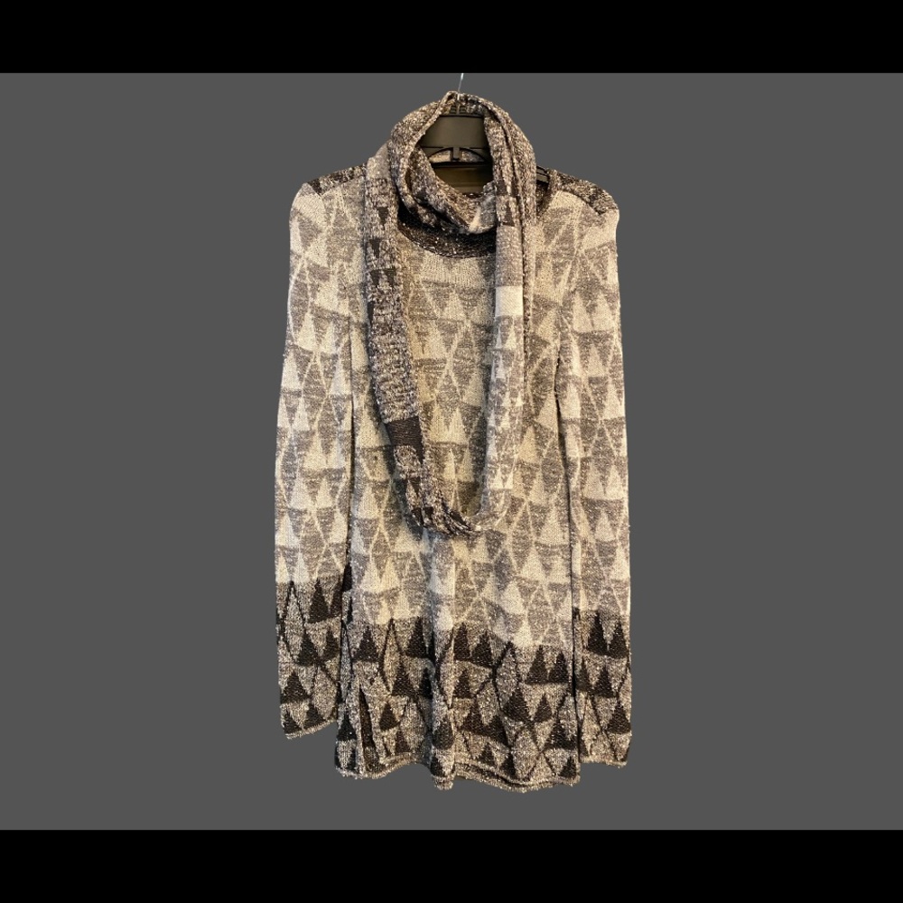 Nic and Zoe Sweater, Small, light grey & dark grey w/matching scarf
